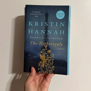 The Nightingale by Kristin Hannah